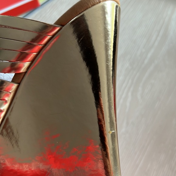 Coach Bristol Mirror Metallic - Gold - size 10 - worn twice, few scratches. - Picture 12 of 14